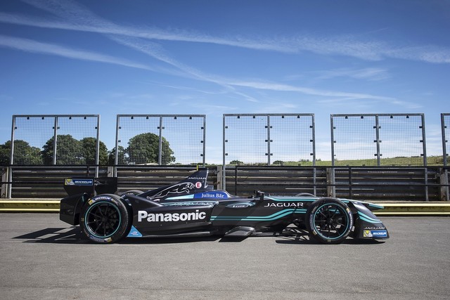 Jaguar Revient À La Compétition Avec La I-TYPE Et Son Equipe Composée D'Adam Carroll, Mitch Evans, Ho-Pin Tung et Panasonic 208936panasonicjaguarracingitypeprofile