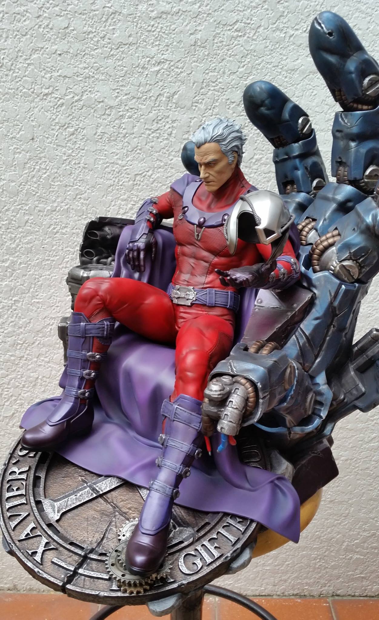 Premium Collectibles : Magneto on Sentinel Throne - Page 5 2110071054355214011596867713935597681774544007048o