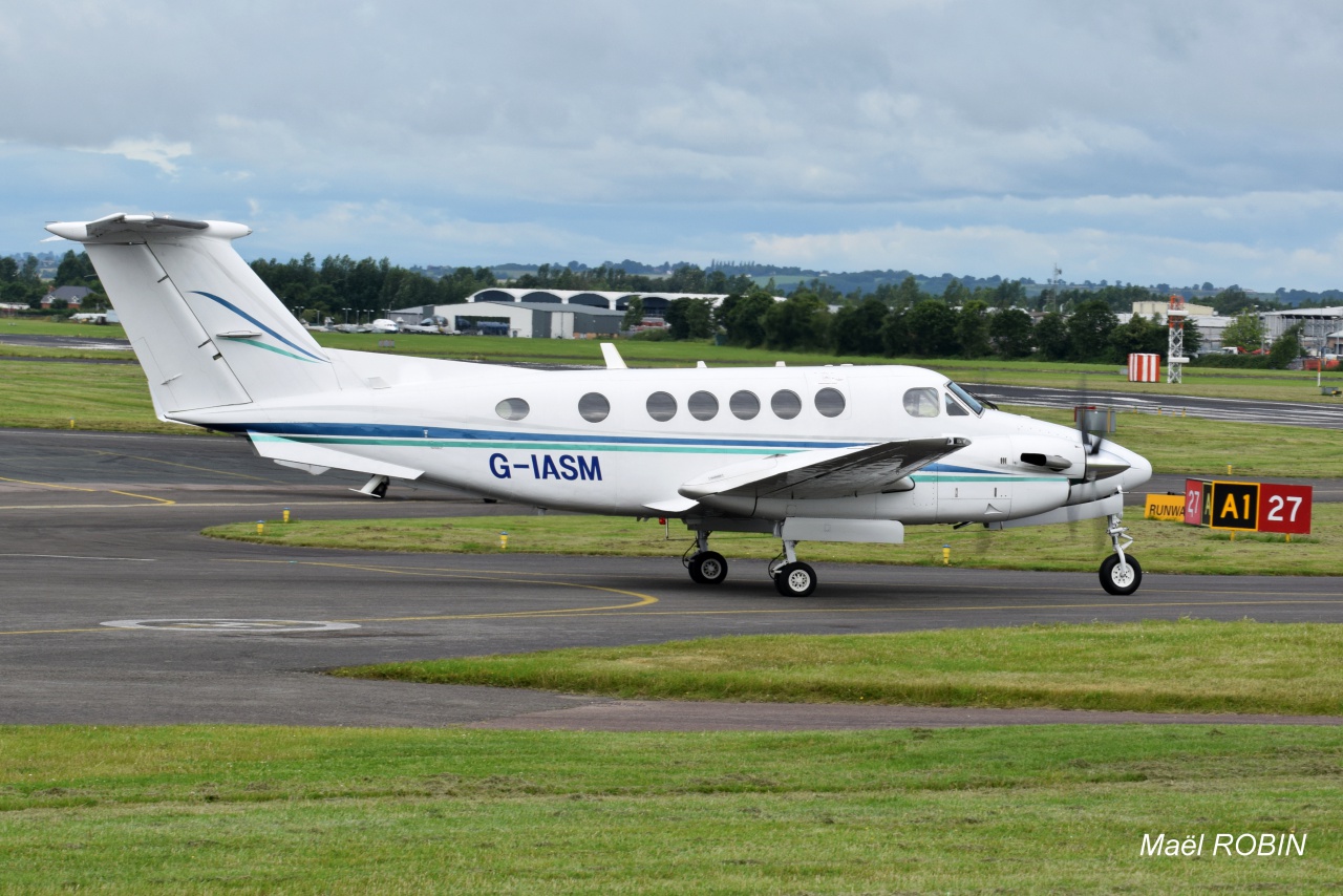 Gloucester Gloucestershire Airport (EGBJ)  212959DSC0538