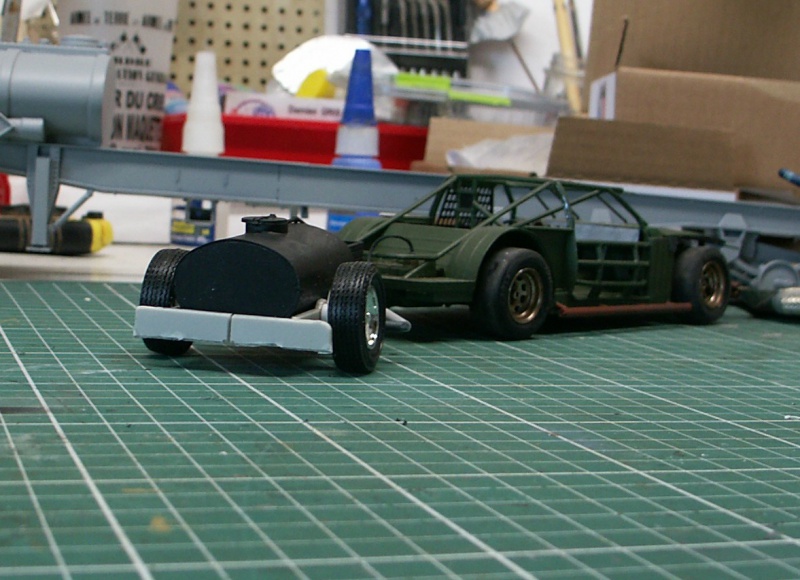 nascar façon "Mad Max" 1/24 [ en cour de montage] 219594PICT6852