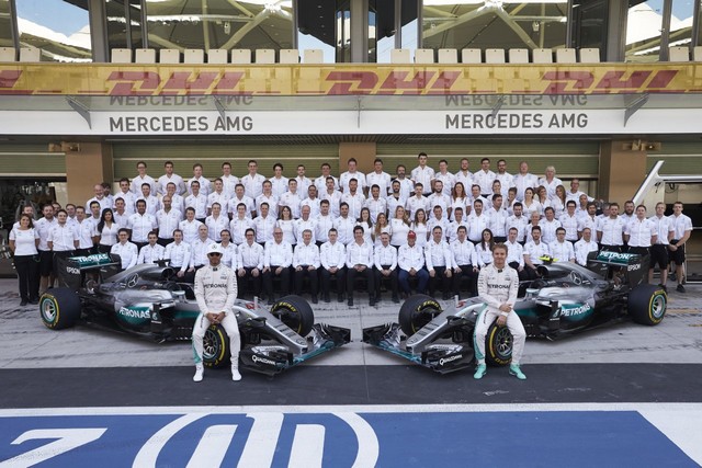 F1 GP d'Abu Dhabi 2016 : Victoire Lewis Hamilton, champion du monde Nico Rosberg 220295CyTJRhJXAAQ1Hzj