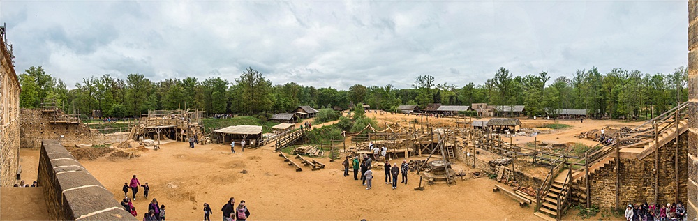 Update Guedelon 2013 220812LR4pano2002002