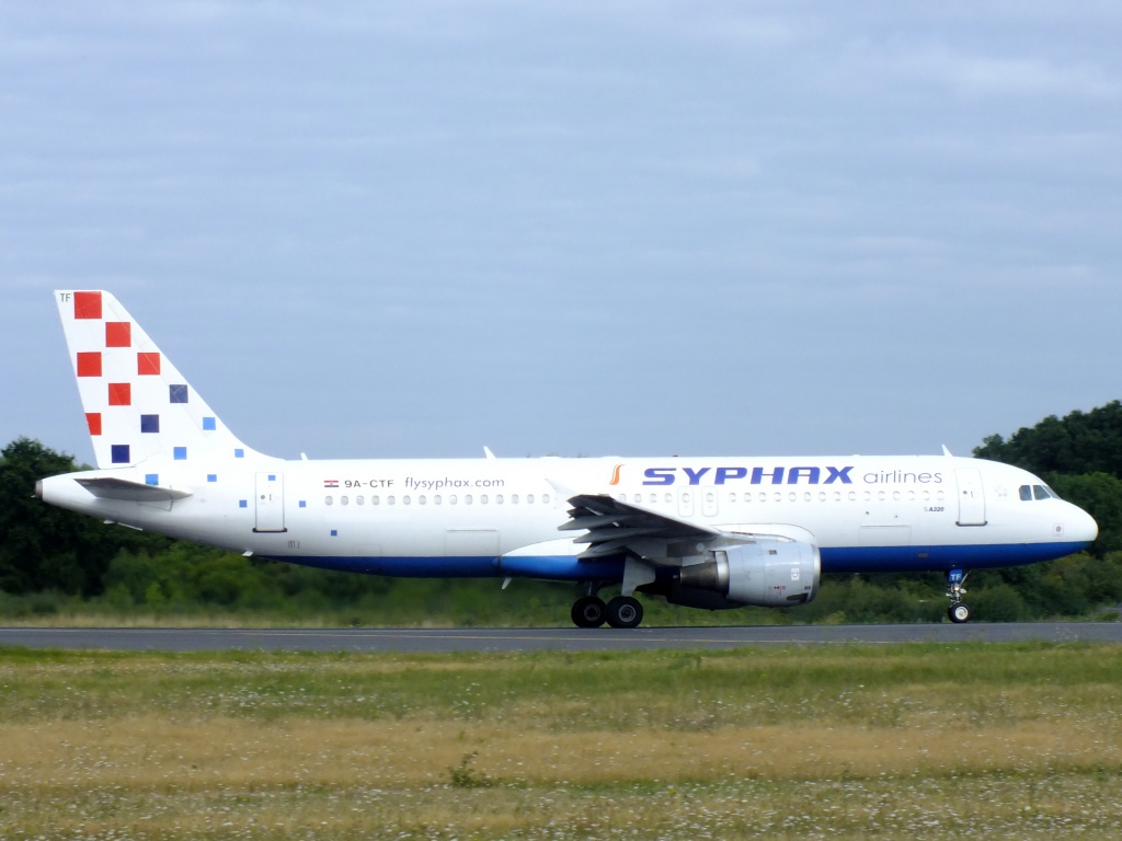 [04/08/2013] A320 (9A-CTF) Syphax Airlines (Croatia Airlines) 221121Aoutn5030