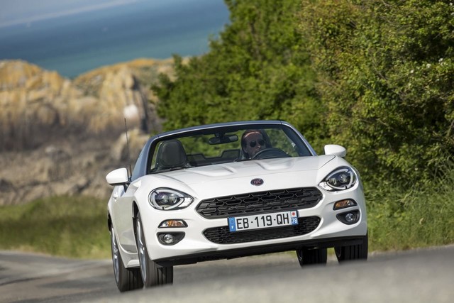 Le Fiat 124 Spider fête son premier cinquantenaire 221602067