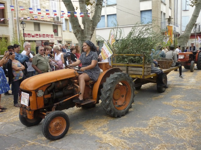 Défilé des vieux tracteurs 224255SENAS5Oct2014289