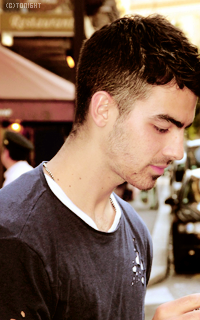 Cassandra's Gallery ▬ Fermez les yeux avant d'entrer (= 233882JoeJonas21