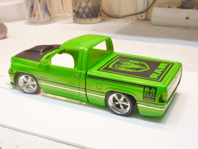 Dodge RAM protouring [terminé] 240960vernisDODGERAM005