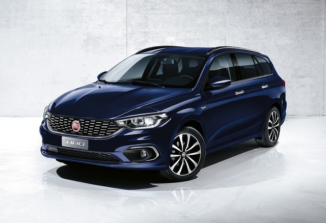 Fiat au Salon International de l'Automobile de Genève 2016 248980160301FiatTipoSW01