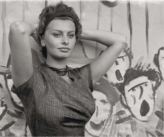 Sophia Loren - Page 4 24917413ll