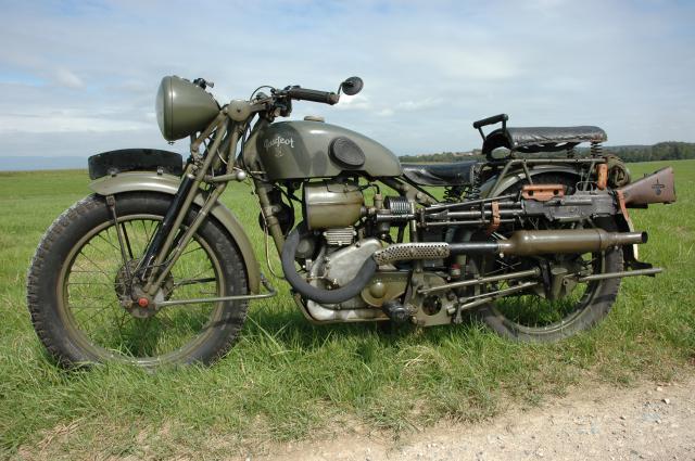 LES VEHICULES MILITAIRES PEUGEOT  - Page 2 251341DSC1878