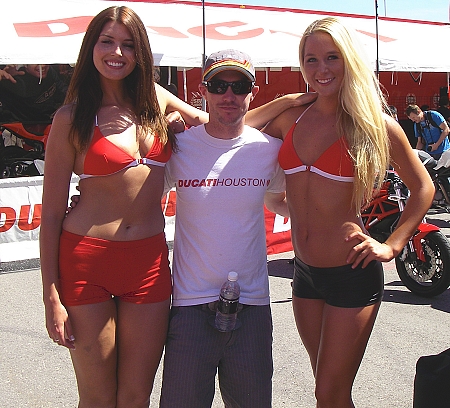 LES DUCATI GIRLS - Page 2 252187640385Super_Bike_007