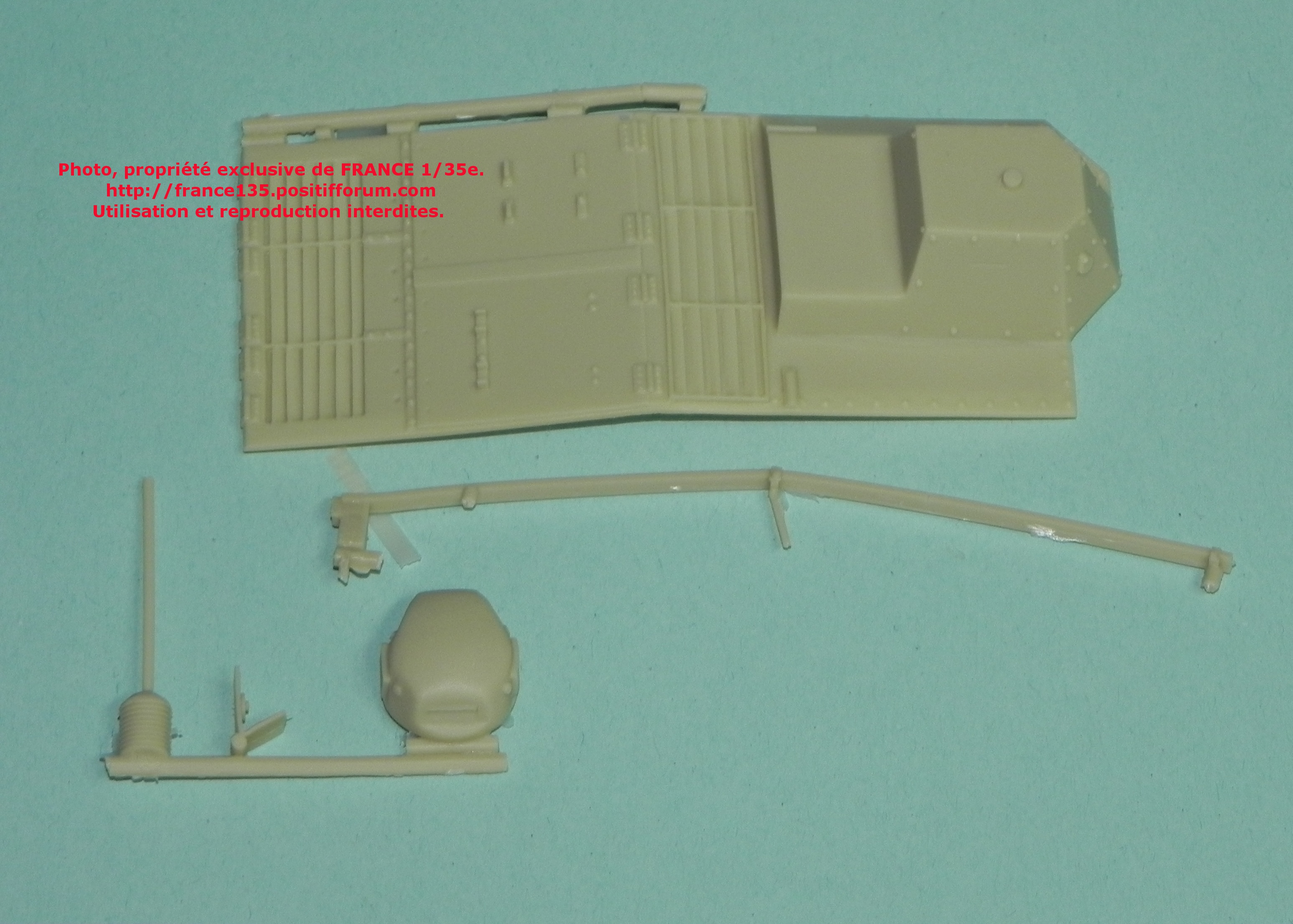 Char D1 et D1 casemate. BLITZ, 1/35, refs 35 FS 1013 et 35 FS 1014. Résine. 255736D111