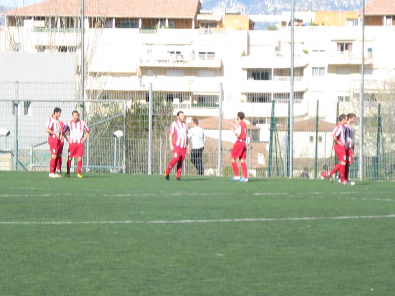 FC AUBAGNE // CFA2 GROUPE E  - Page 4 257897IMG1290