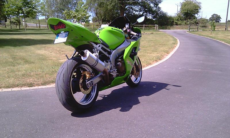 Mon joujou vert ZX6RR K4 269124IMAG0233