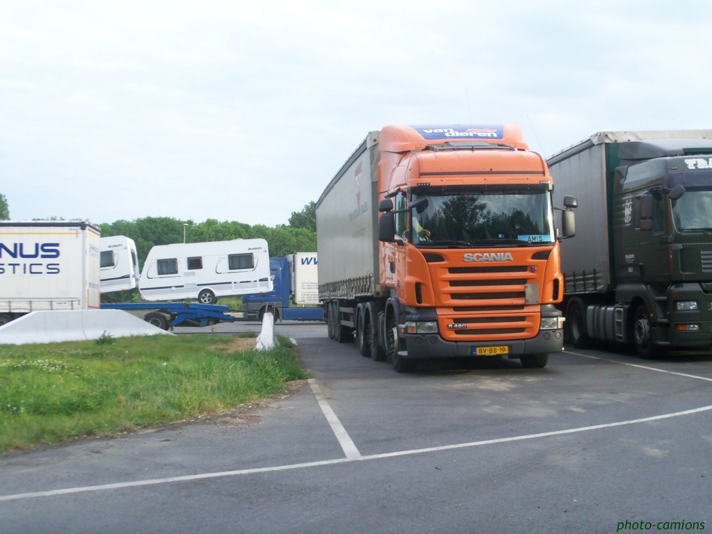 Van Dieren (Ijsselmuiden) 269324photoscamions9V1149Copier