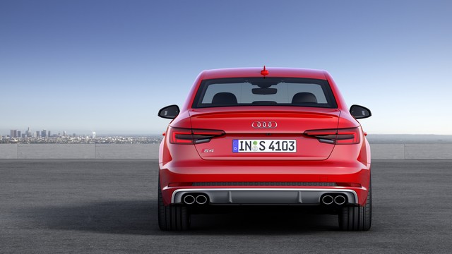 Toujours plus compétitives - les nouvelles Audi S4 et Audi S4 Avant 270048AudiS420166