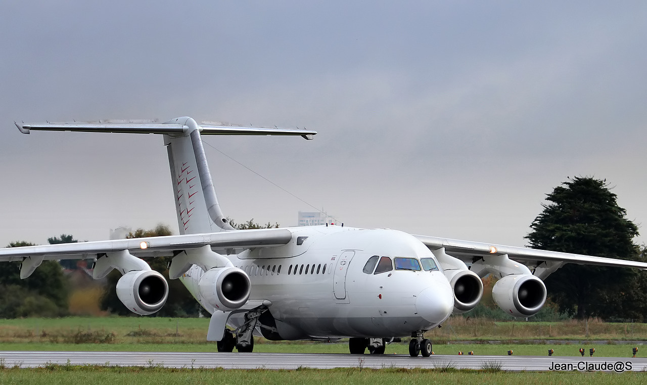 Dassault Falcon 2000EX 9H-SFA & Divers le 12.11.13 298481IMG0127filtered