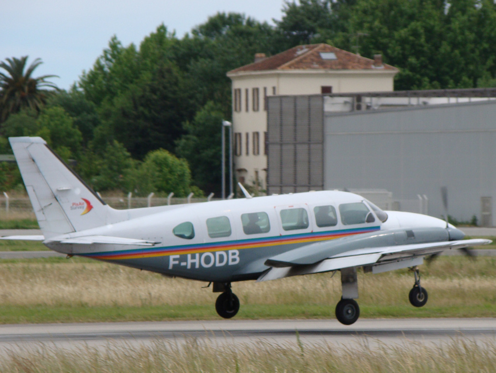 Aéroport de Cannes-Mandelieu [LFMD-CEQ] Mai 2014   301551DSC01819