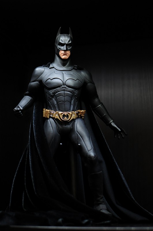 THE DARK KNIGHT - BATMAN ORIGINAL COSTUME (MMS67) - Page 2 307741figs191212007