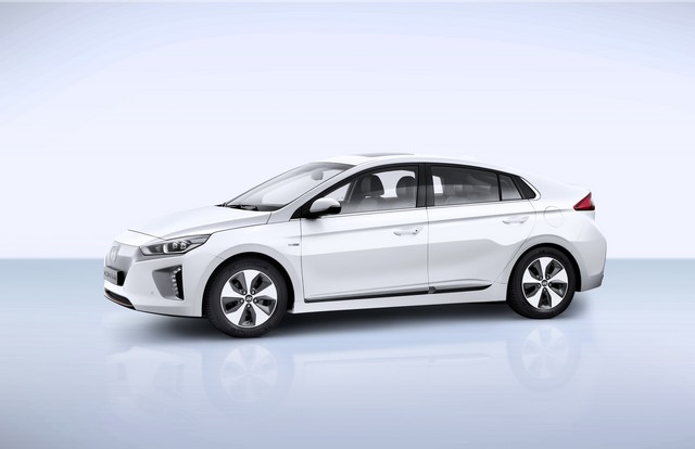 La Hyundai Ioniq EV (entièrement électrique) coûtera 34.999 € et s'accompagnera de 3 ans d'entretiens gratuits 314807IONIQElectric2