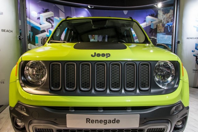 Nouvelle exposition Jeep® à MotorVillage : "Tracez votre propre route 316930Renegate3