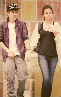 GOMEZ Selena & BIEBER Justin 321200SelenaGomez20