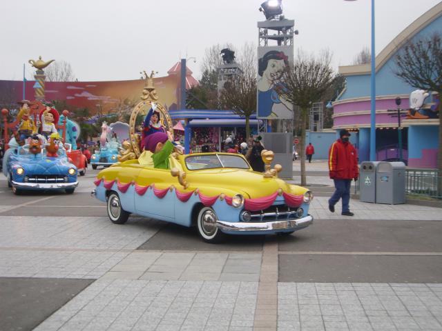 tr anniversaire inoubliable - [Disneyland Paris] Premier séjour au DLH (31 janv.-2 fév. 2011) + un anniversaire inoubliable ! - Page 4 328838207