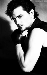 Shiloh Fernandez - 200*320 331093171