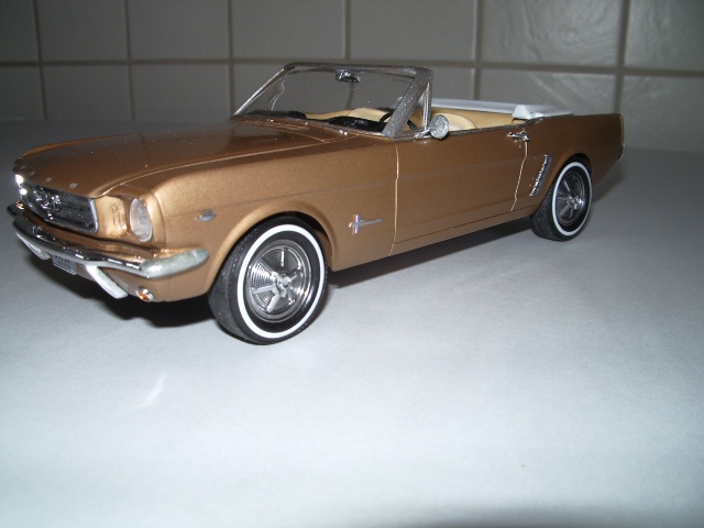 ford mustang 1966 convertible . 332627photosmaquetteetdecals015