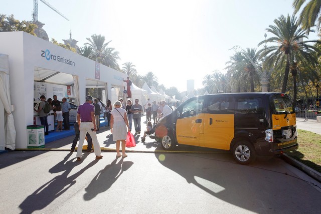 NISSAN LEAF : La Flotte De Taxis 100% Électriques S'étend Encore En Europe 33702512570589