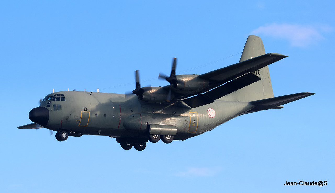 Tunisia Air Force Lockheed Hercules C-130 TS-MTC le 28-11-13  337566IMG0617filtered