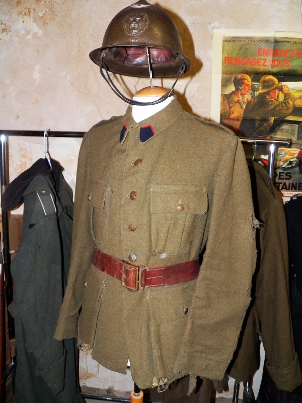 Les tenues et équipements du soldat belge - Page 4 3404131050144