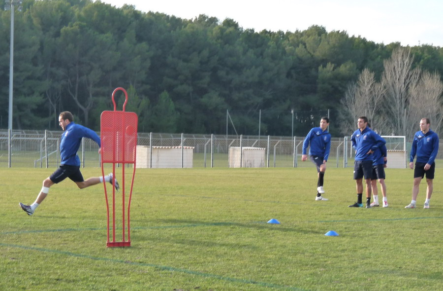 LE F.C.ISTRES OUEST PROVENCE ..LA PROVENCE SEREINE  346890P1130489