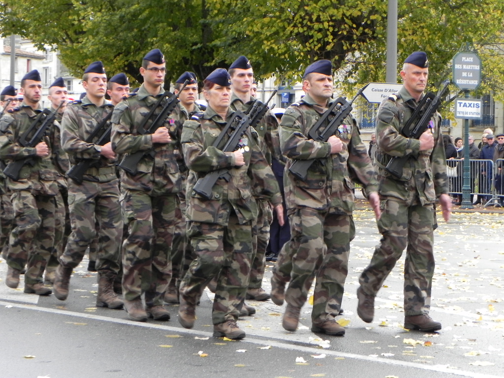 [ Histoires et histoire ] Cérémonie du 11 novembre - Page 2 35507095n