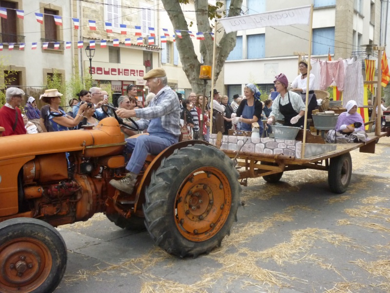 Défilé des vieux tracteurs 359488SENAS5Oct2014263