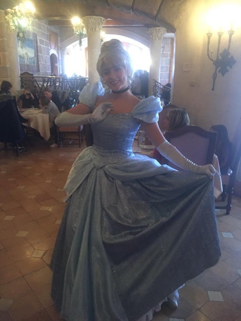 L'Auberge de Cendrillon (Disneyland Parc) - Page 4 3598172343484815591590708299961706070460381016216n