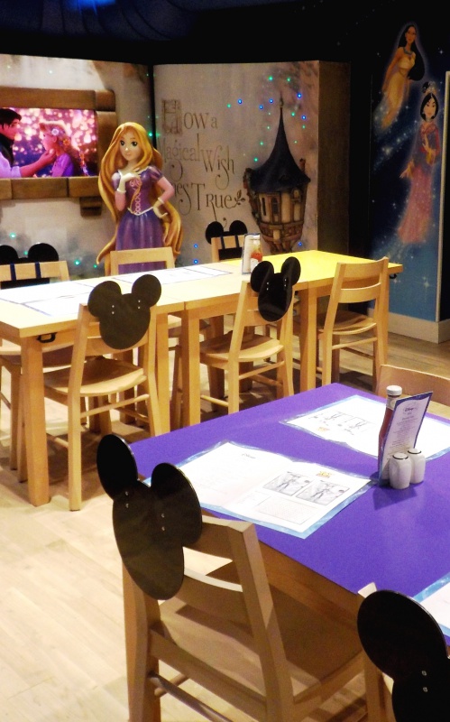 Disney Café by Harrods - Londres  360059DSCN0641