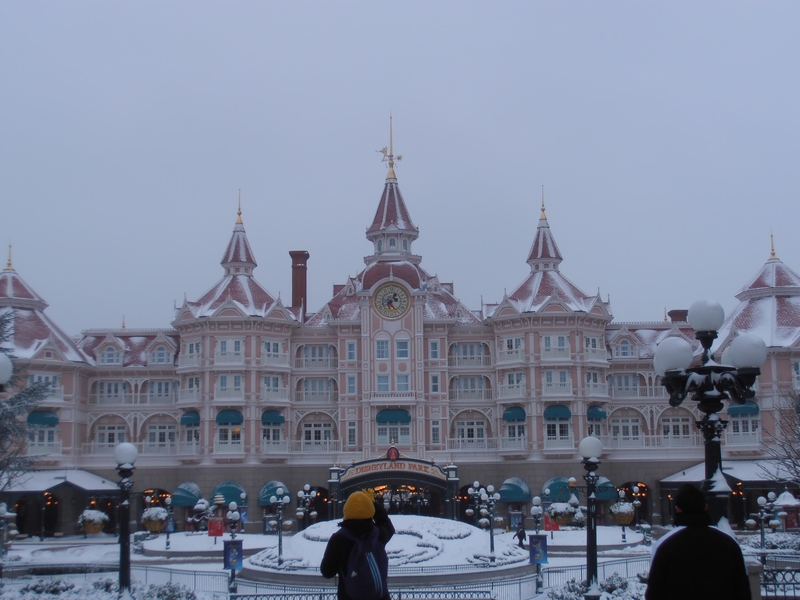 disneyland neige - Vos photos de Disneyland Paris sous la neige ! - Page 26 361422P1190094