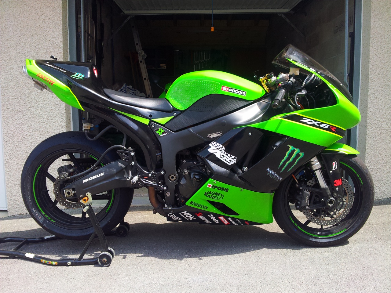 [Pa39] Ma Zx6r 2007 piste 36599020140622152241