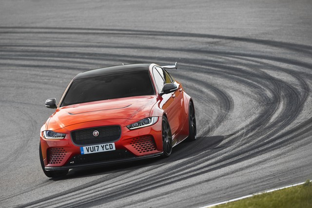 Nouvelle Jaguar XE SV Project 8 379662280617xesvproject8102