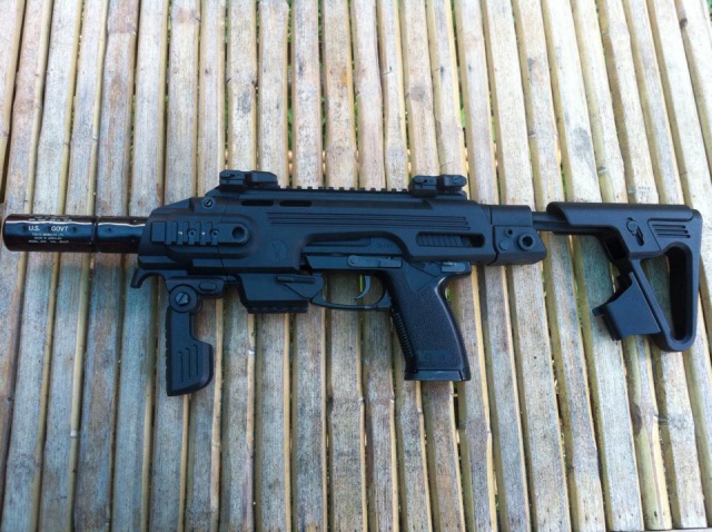 MK23 marui dans un kit RONI 384619mk23r2