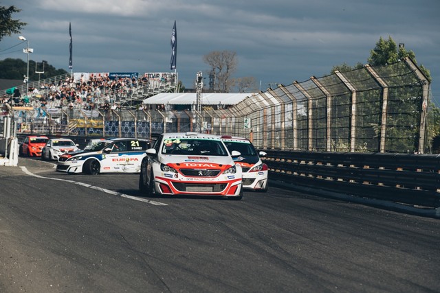  La Peugeot 308 Racing Cup En Fête Dans Les Rues De Pau ! 3847755921e4103febc