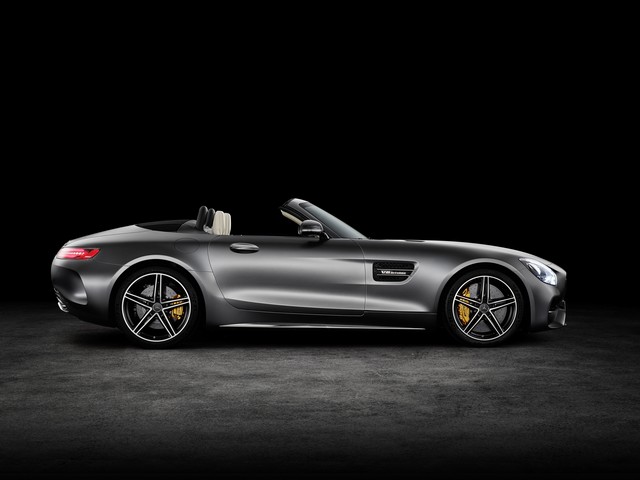 Les nouveaux Mercedes-AMG GT Roadster et Mercedes-AMG GT C Roadster: Coup double pour la « Driving Performance » en mode cabriolet 39022316C76426D3233851