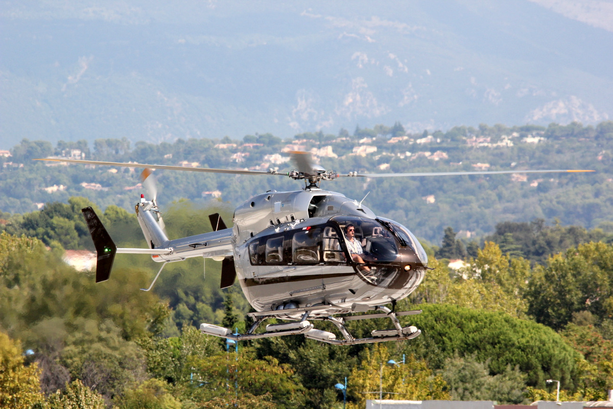 Aeroport Cannes - Mandelieu LFMD septembre 2014   - Page 2 395166IMG7421