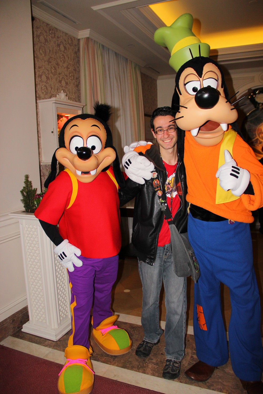 Vos photos avec les Personnages Disney - Page 2 398209IMG8058