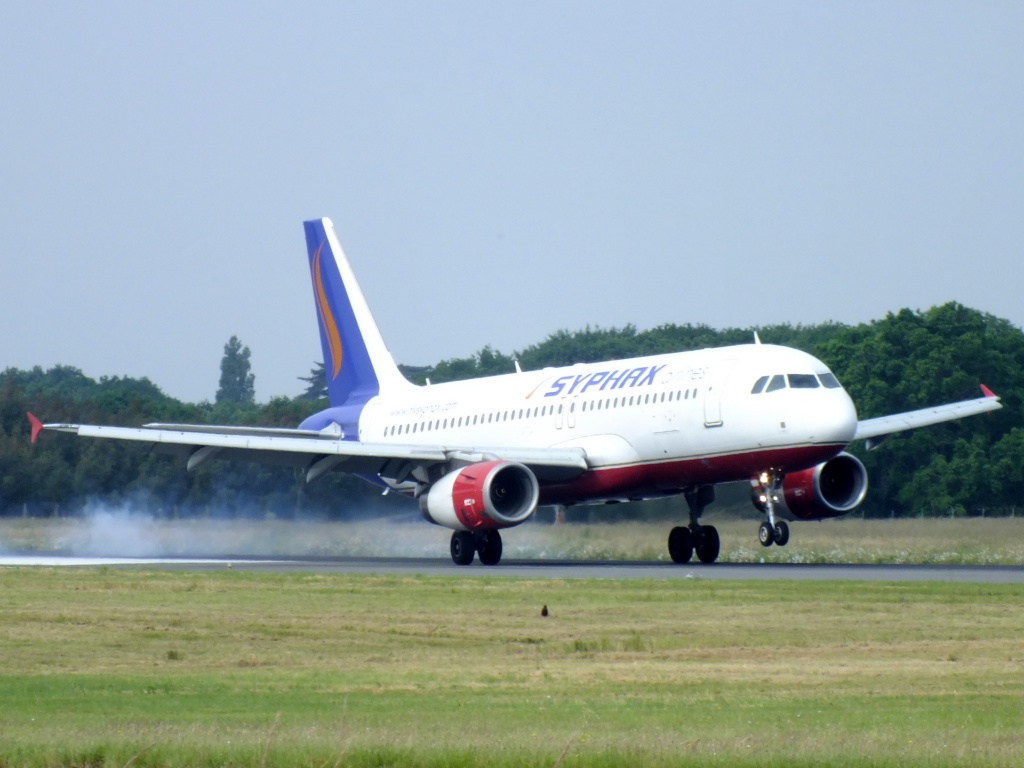 [12/05/2013] Airbus A320 (SP-ACK) Hybrid Bingo Airways/Syphax Airlines 401524Main16094