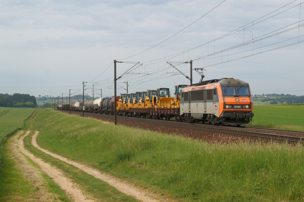 Quelques trains autour de Dijon 401634124BMai2014