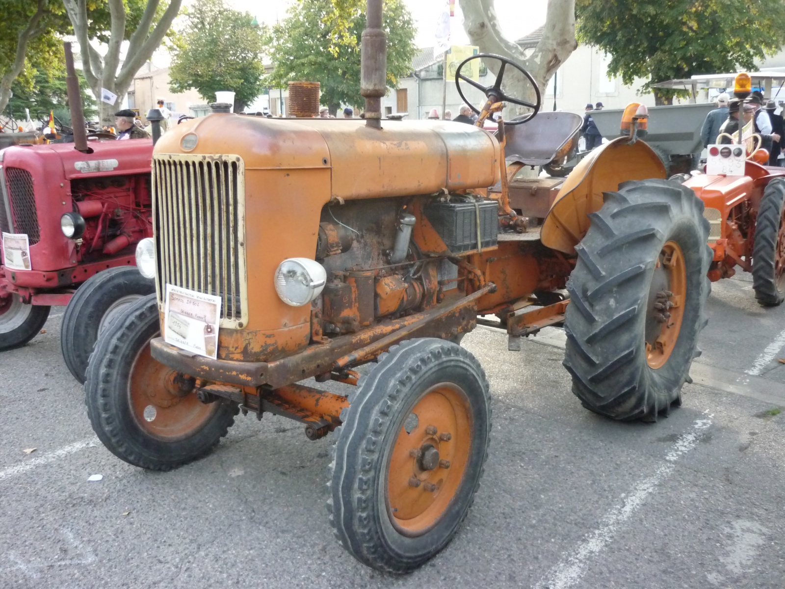 Défilé des vieux tracteurs 409474SENAS5Oct2014091