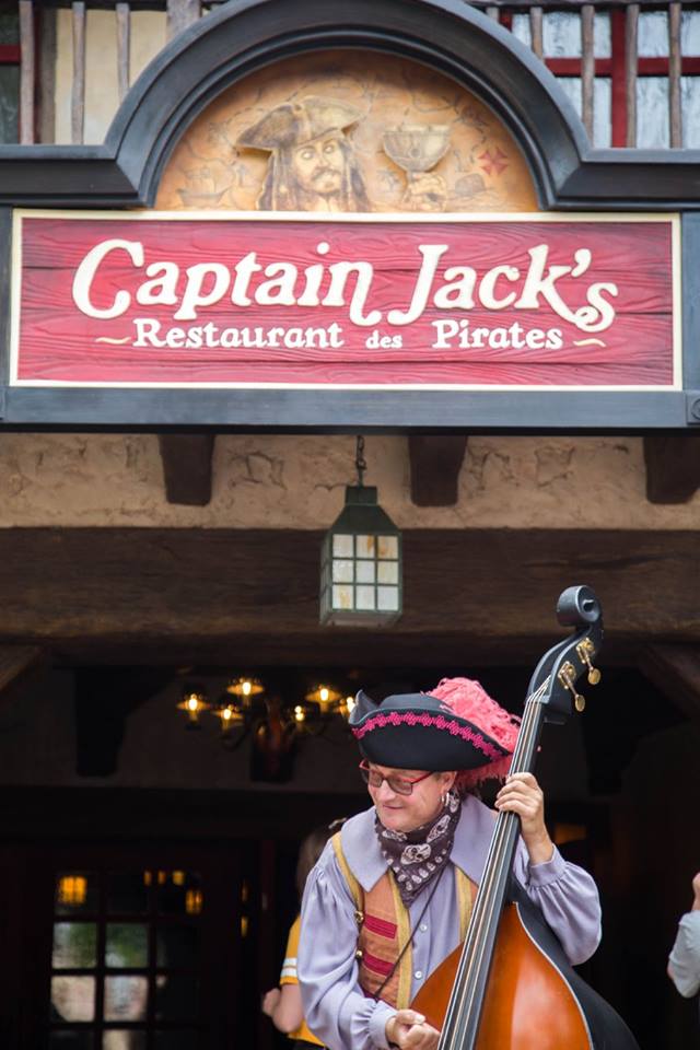 Captain Jack's - Le Restaurant des Pirates (ex- Blue Lagoon" (Disneyland Parc)  - Page 6 41134120429673102135727954521215911495296287267752n