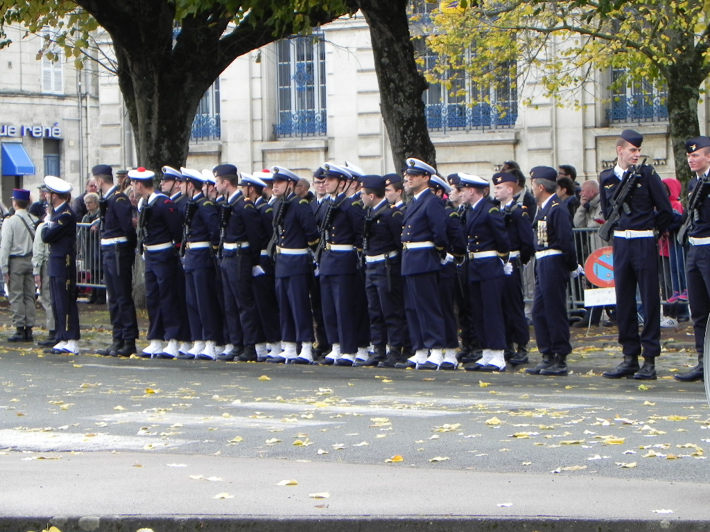 [ Histoires et histoire ] Cérémonie du 11 novembre - Page 2 41271167c